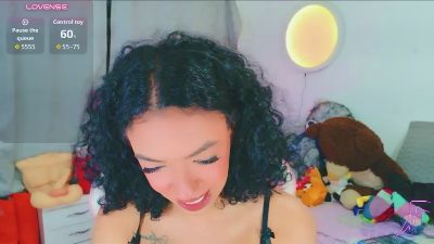 lauracollingsss live cam on Cam4
