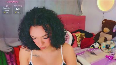 lauracollingsss live cam on Cam4