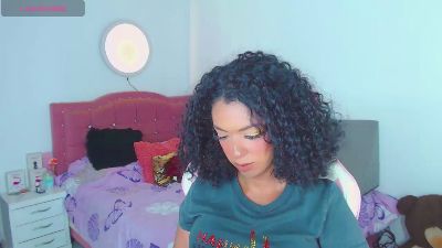 lauracollingsss live cam on Cam4