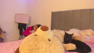 lauramillers live cam on Cam4