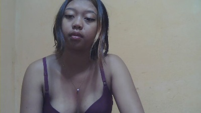 laurencia9794 live cam on Cam4