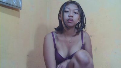 laurencia9794 live cam on Cam4
