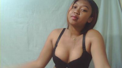 laurencia9794 live cam on Cam4