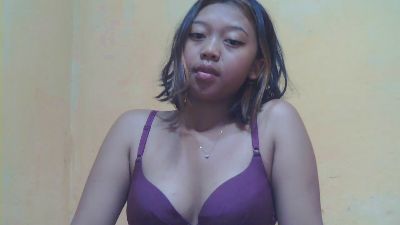 laurencia9794 live cam on Cam4