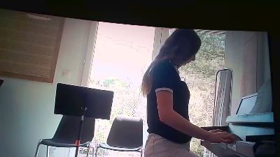 laurenten34000 live cam on Cam4