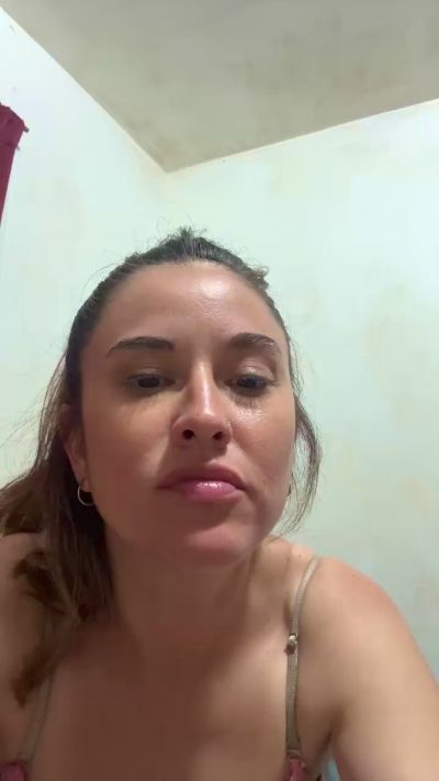 layla232 webcam mujer en vivo desde Argentina