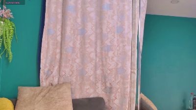 layla_7 live cam on Cam4