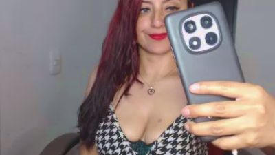 layla_cristell live cam on Cam4