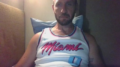 leccafighe10 live cam on Cam4