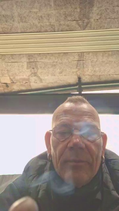 lefty99 live cam on Cam4