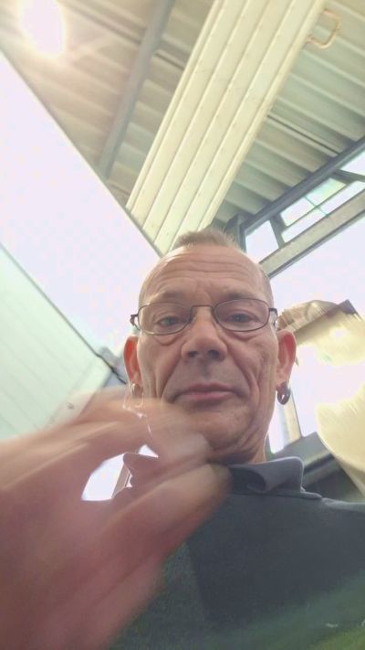 lefty99 live cam on Cam4