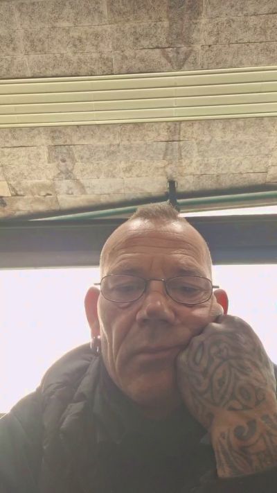 lefty99 live cam on Cam4