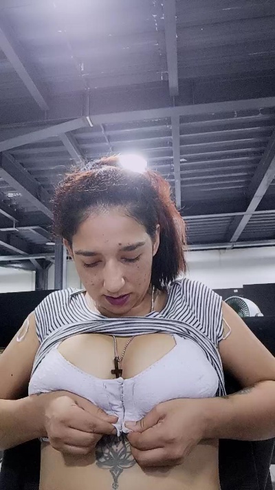 leidy_castaada1 live cam on Cam4