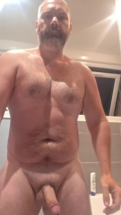 leighton88 live cam on Cam4
