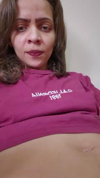 leilane35 live cam on Cam4