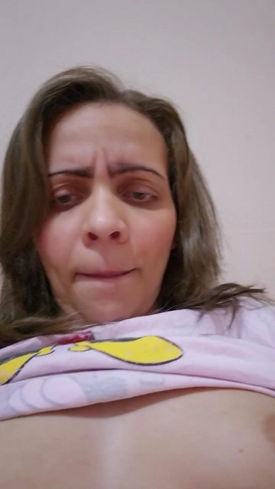 leilane35 live cam on Cam4