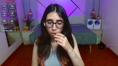 lena_roses live cam on Cam4