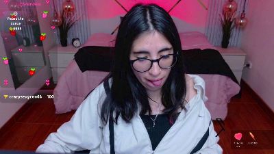 lena_roses live cam on Cam4