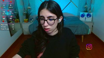 lena_roses live cam on Cam4