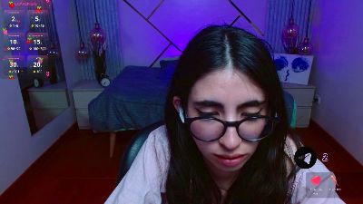 lena_roses live cam on Cam4