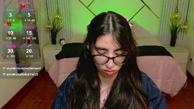 lena_roses live cam on Cam4