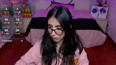 lena_roses live cam on Cam4