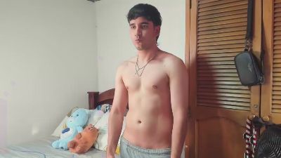leo_jones389 live cam on Cam4