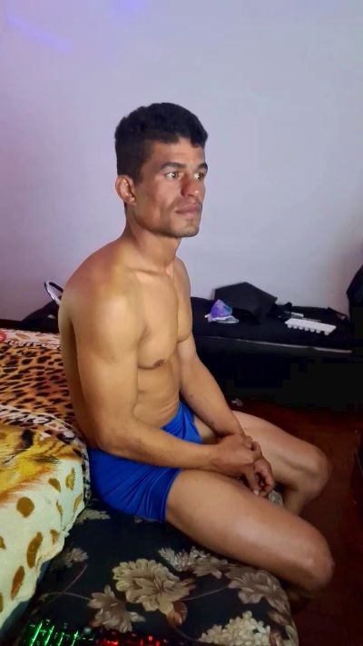 leo_kenzo live cam on Cam4