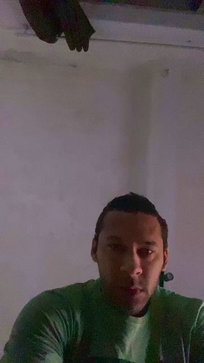 leon2391 live cam on Cam4