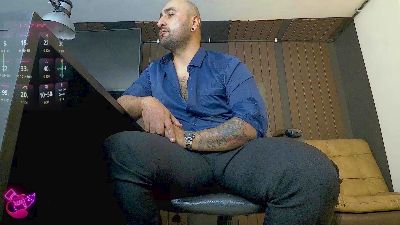 leon_1717 live cam on Cam4