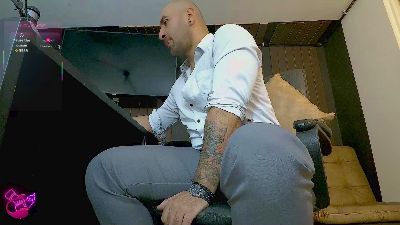 leon_1717 live cam on Cam4