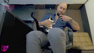 leon_1717 live cam on Cam4