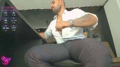 leon_1717 live cam on Cam4