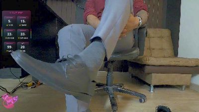 leon_1717 live cam on Cam4