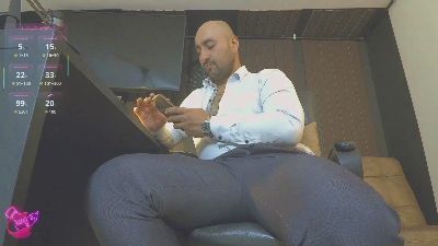 leon_1717 live cam on Cam4