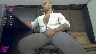 leon_1717 live cam on Cam4