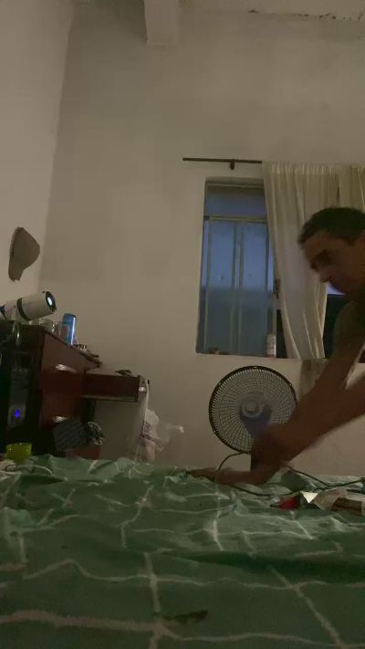 leonardobrasil3 live cam on Cam4