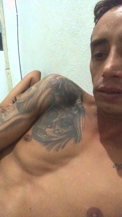 leonardobrasil3 live cam on Cam4