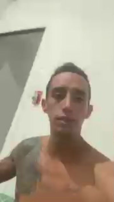 leonardobrasil3 live cam on Cam4