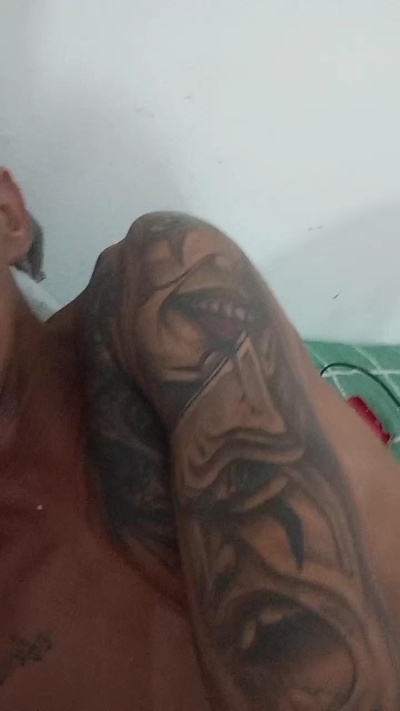 leonardobrasil3 live cam on Cam4