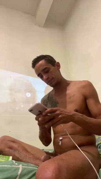 leonardobrasil3 live cam on Cam4