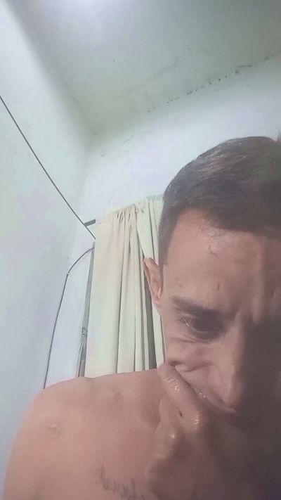 leonardobrasil3 live cam on Cam4