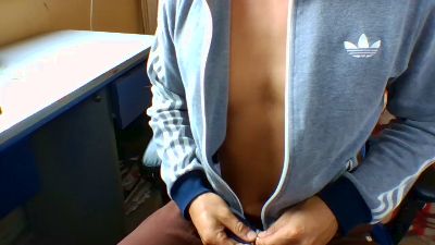 leoncito333 live cam on Cam4