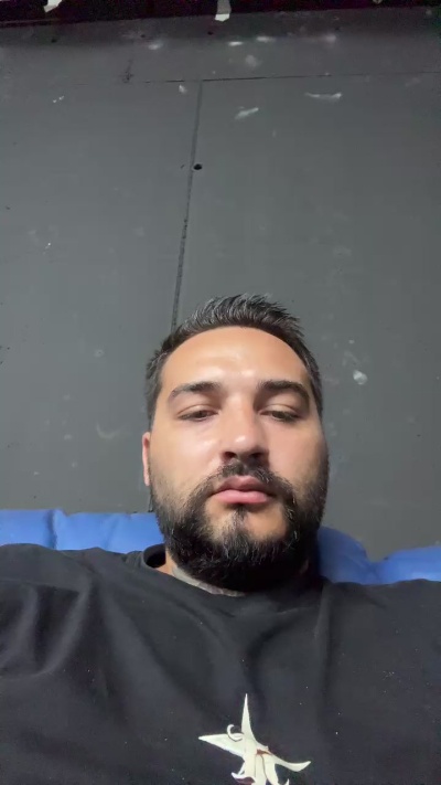 leone338 live cam on Cam4
