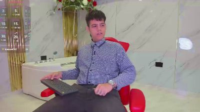 leonel_bigcum live cam on Cam4
