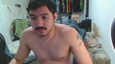 leonino231 live cam on Cam4