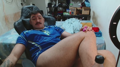 leonino231 live cam on Cam4