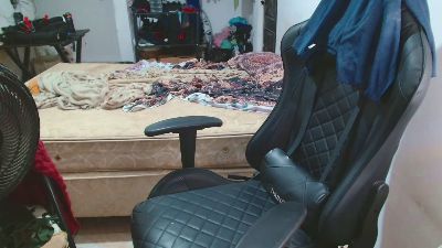leonino231 live cam on Cam4