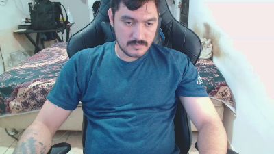 leonino231 live cam on Cam4