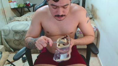 leonino231 live cam on Cam4